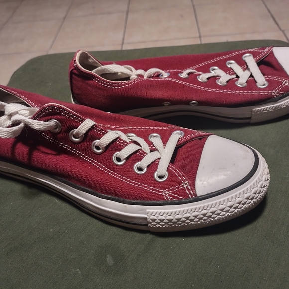 Converse - Picture 2 of 3